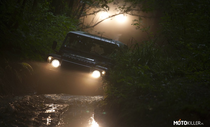 Land Rover Defender – Według niektórych najlepsza terenówka na świecie. A co Wy o nim sądzicie? 
