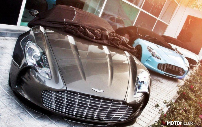 Aston Martin ONE 77 –  