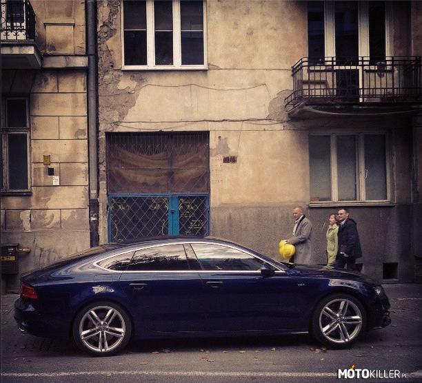 Nowe Audi, stara Praga – piękny kontrast 