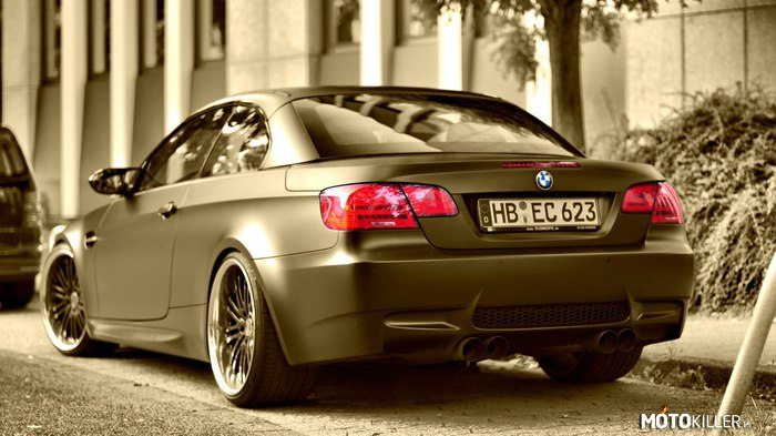 BMW M3 E93 –  