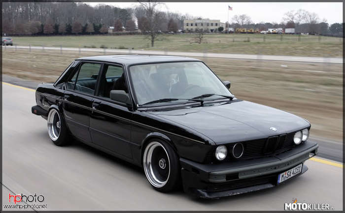 BMW E28 – na glebie 