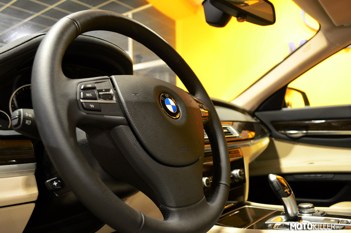 BMW seria 7 (2012) – Ostatnio w wolnym czasie zajmuję się fotografowaniem aut segmentu premium i zaczyna mi się to podobać.
A jak Wy widzicie ten mały wycinek mojej twórczości?
Wrzucam to jako tester. 