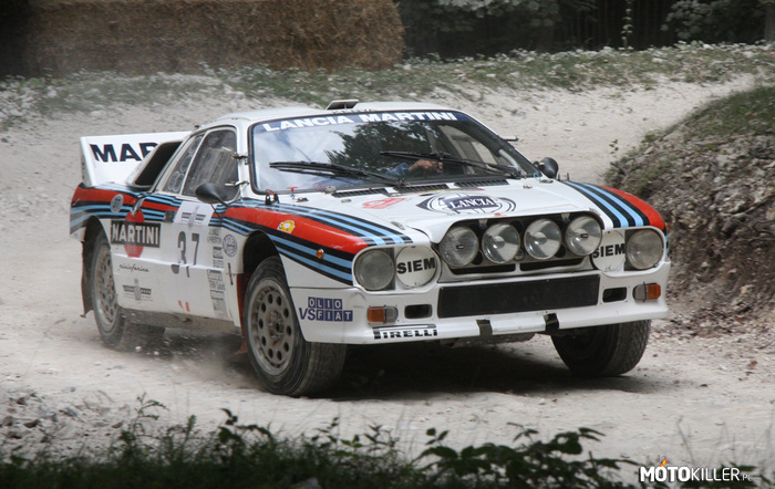 Lancia 037 – Przedstawiona Lancia jest ostatnim tylnonapędowym samochodem który wygrał mistrzostwo konstruktorów w rajdowych mistrzostwach świata 1983r. Z powodzeniem rywalizowała z znacznie cięższym i bardziej skomplikowanym autem jakim było Audi Quattro. Ostateczna wersja czyli evo 2 miała 330 koni mechanicznych i ważyła 1100. Auto to zastąpiła Lancia Delta s4. 