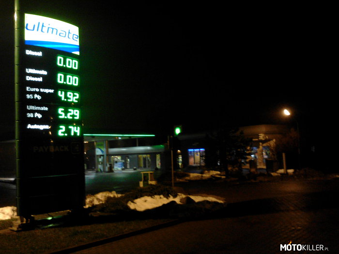 Rzadki widok ceny benzyny – Rzadki widok na Polskiej stacji, ale jednak możliwy. Zdjęcie z dziś, podobno będą zmieniane zbiorniki, dlatego taka cena 