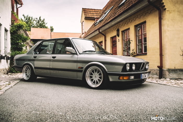 BMW E28 535i –  