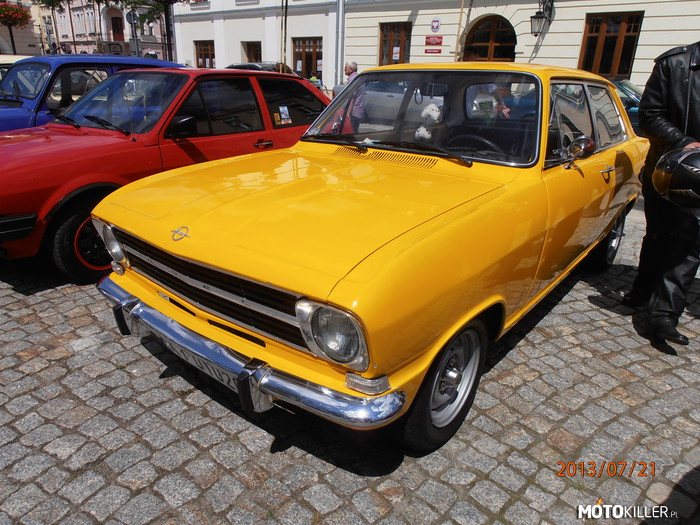 Opel – zlot samochodów zabytkowych Krosno 