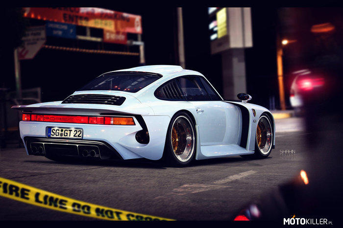 My name is 959. Porsche 959 –  