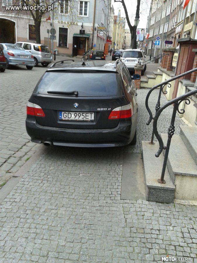 Oczernianie kierowców BMW – Znalazłem to zdjecie na (wiocha.pl).Autor oczernia kierowce BMW że stoi na chodniku....(tak jak by sam nigdy tak nie zaparkowł) dalej jak widzimy na chodniku zaparkowane jest białe mitsubishi o ktorym nawet słowa nie wspomiał. Odczepcie sie od kierowców aut tej marki!!! bo to już zaczyna być smieszne!!! 