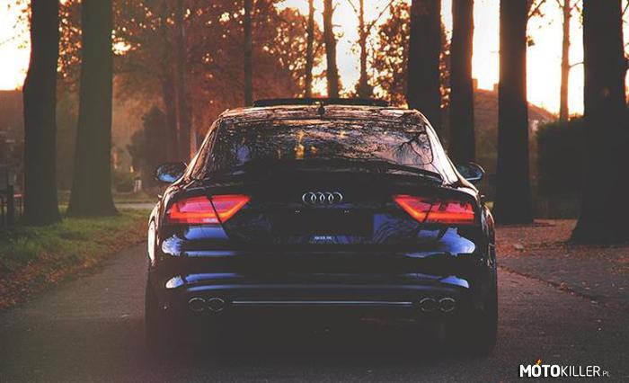 Audi S7 –  