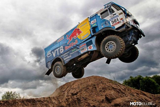 Dakar 2014 – Nie tylko małym autem można polatać. 