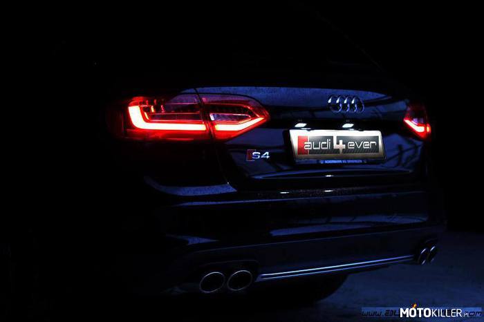 Piękne – Kolejny z moich ulubionych modeli Audi S4 piękny samochód o niemałym wdzięku. Podoba się? 