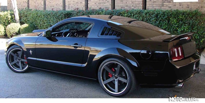 Mustang GT –  