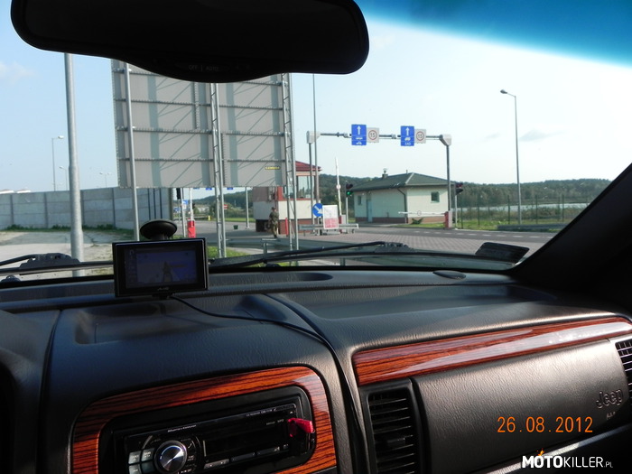 Przejście graniczne PL-UA – Zza szyby Jeepa 