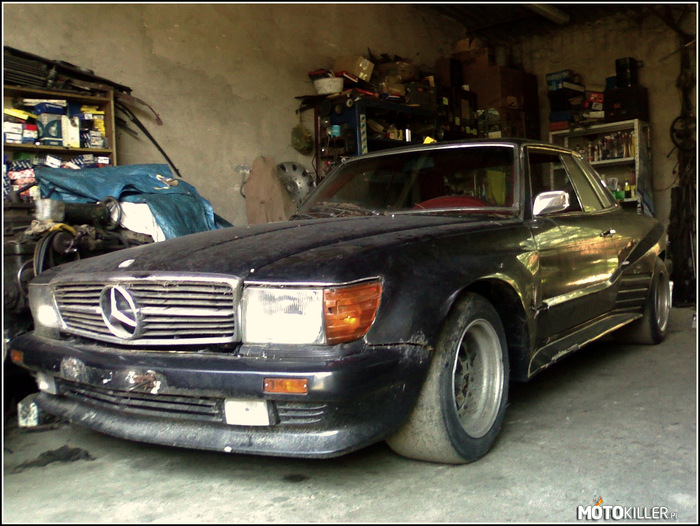 Mercedes-Benz R107 560 SL –  