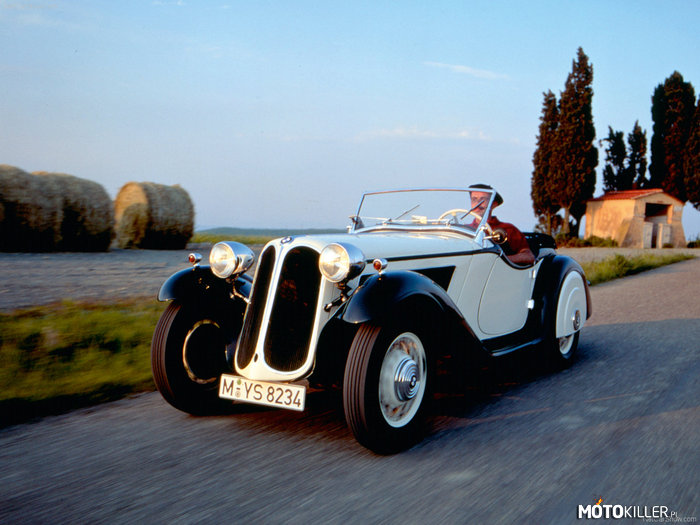 Samochody kiedyś - BMW 315-1 Roadster (1935) – Silnik - rzędowy, 6-cylindrowy
Pojemność 1,5 L
4-biegowa skrzynia biegów
Moc - 40 KM
Prędkość maks. - ok. 120 km/h
Wyprodukowano 230 tych aut. 