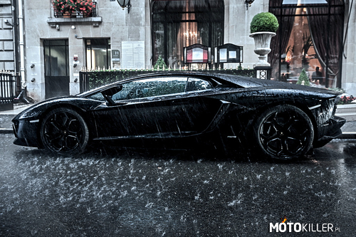 Lamborghini Aventador – Deszczowy dzień. 