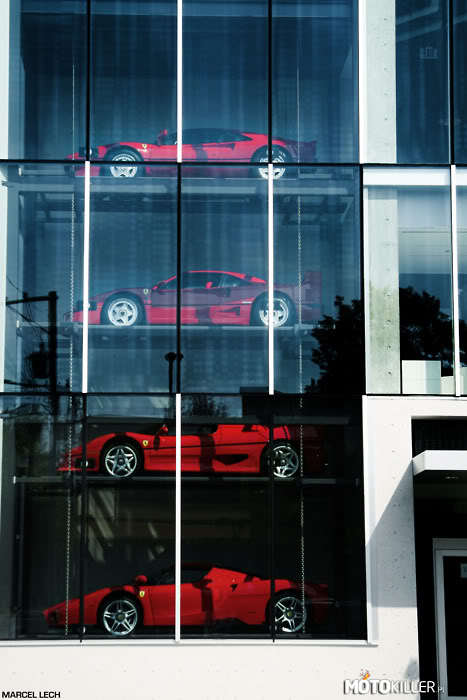 Kto chcę taki garaż? – Tylko dla mnie zamiast Ferrari, proszę Porsche. 