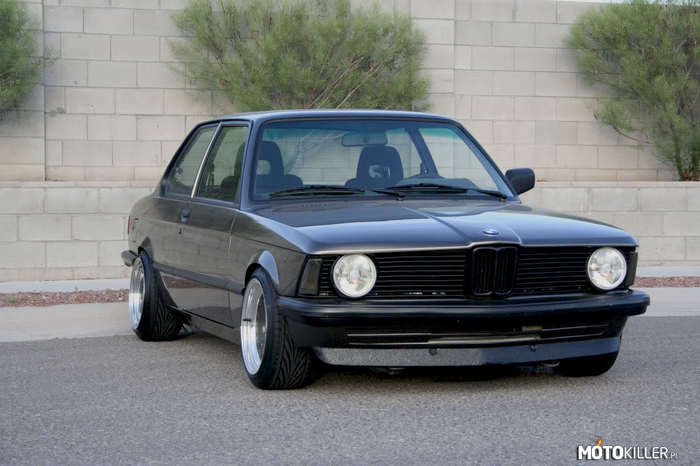 BMW E21 –  