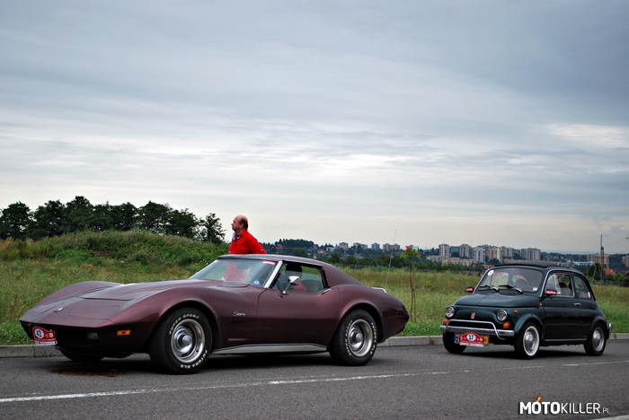 Dawid i Goliat – Corvette C3 i Fiat 500 