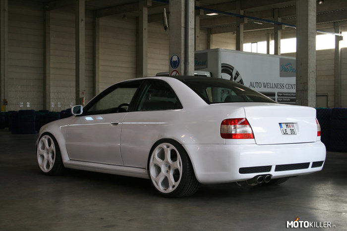 Audi RS4 B5 – coupe 