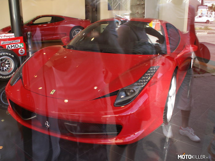 Italia- Ferrari – Salon Ferrari w Torino! Piękne fury 