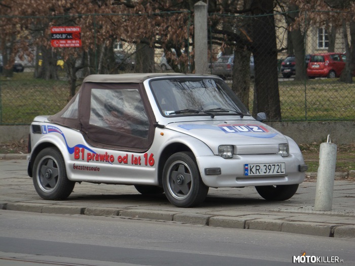 Nauka B1 – Pod UP w Krakowie był taki samochodzik. Przyznam, że ciekawy, przynajmniej nieco większy od Smarta. 