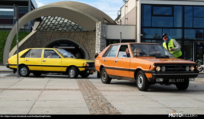 Żółty czy pomarańczowy? – Zdjęcie wykonane podczas Zakończenia Sezonu Youngtimer Warsaw 2013

fot. https://www.facebook.com/CarSpottingPolska 