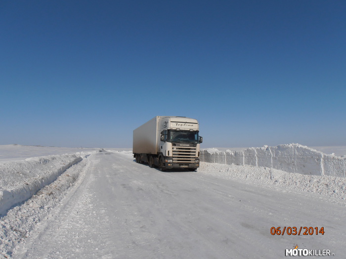 Zima jeszcze trwa – Aktobinsk - 30 km dalej Buran i 36h czekania na otwarcie drogi (nieprzejezdna, zaspy po 3m) 