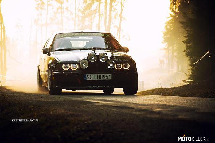 BMW E36 – BMW E36 Compact, wersja taka trochę rally. 