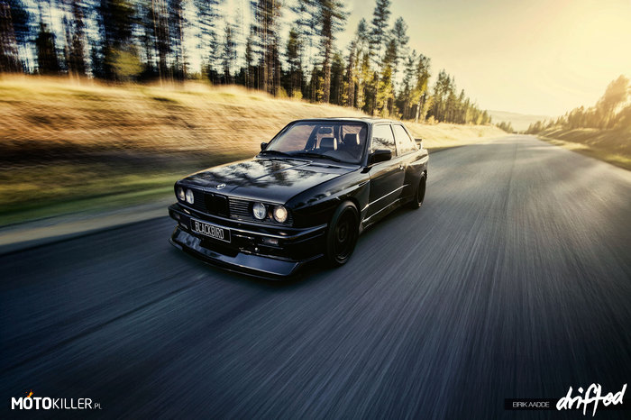 BMW M3 E30 &quot;Blackbird&quot; –  