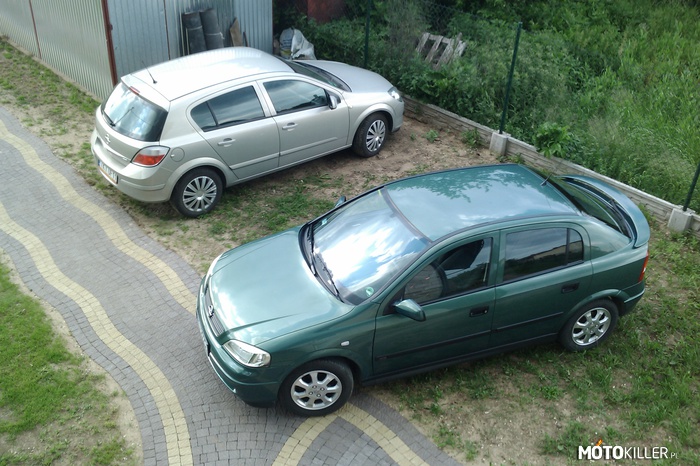 Dwa śliczne Opelki – Dwa Ople Astry.
Astra II moja 1.2 75 km 16v
Astra III mojego ojca 1.3 90 km diesel
Obydwa ekonomiczne, obydwa wypucowane 