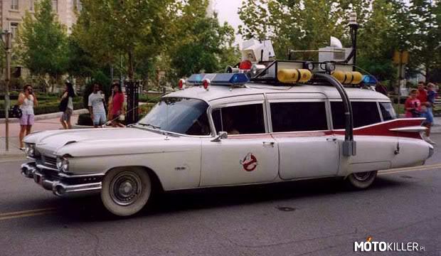 Z serii &quot;wozy z filmów&quot; – &quot;If there&apos;s something strange in your neighborhood
Who you gonna call?&quot;

ECTO - 1 czyli Cadillac z 1959 