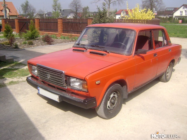 Łada 2107 1300, 1988r. – Mam 18 lat. I moim pierwszym własnym autem jest Łada. Moja Łada. 