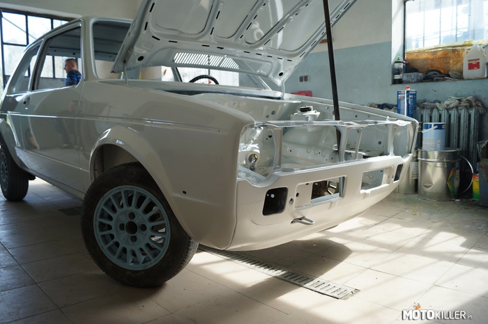 VW Golf Mk1 – Blacharka i lakier ogarnięte, pora na składanie
Jak się spodoba to będą też i inne foty 