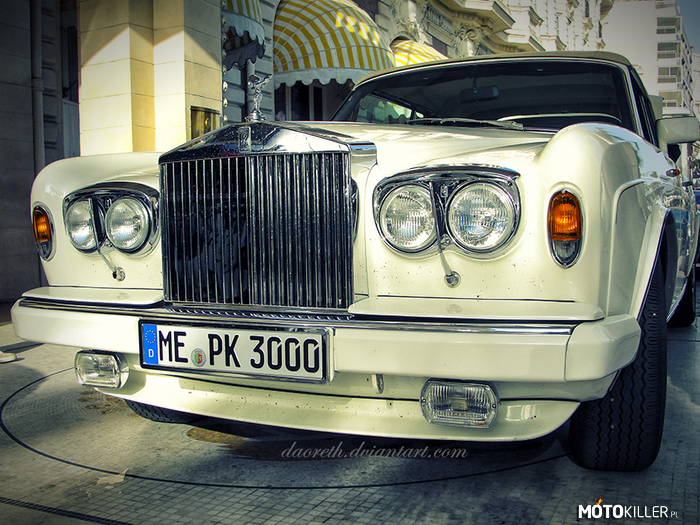 Rolls Royce – Piękny, spotkany pod hotelem Carlton. Zdjęcie mojego autorstwa.

(Podpis pod to moja strona internetowa.) 