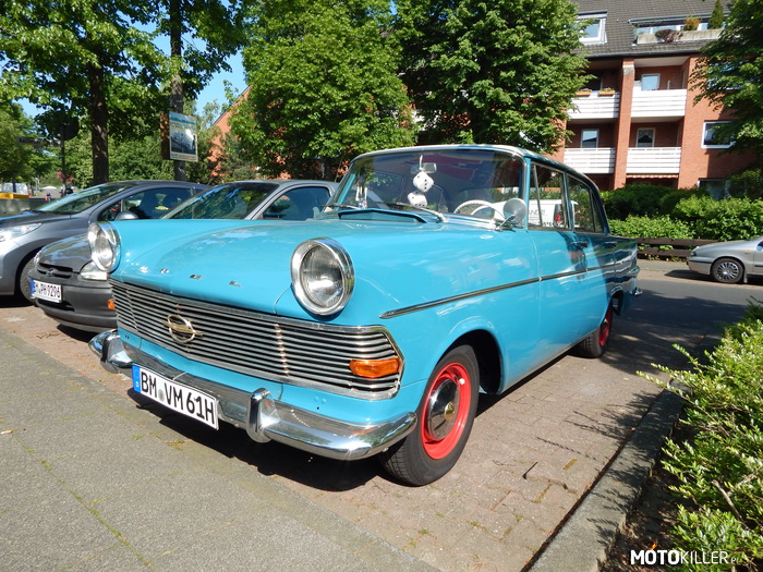 Opel 1700 – Opel Rekord P II (1960–1963) napotkany podczas pobytu w Niemczech. 