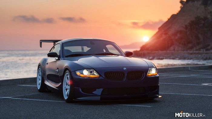 BMW Z4 o zachodzie słońca –  