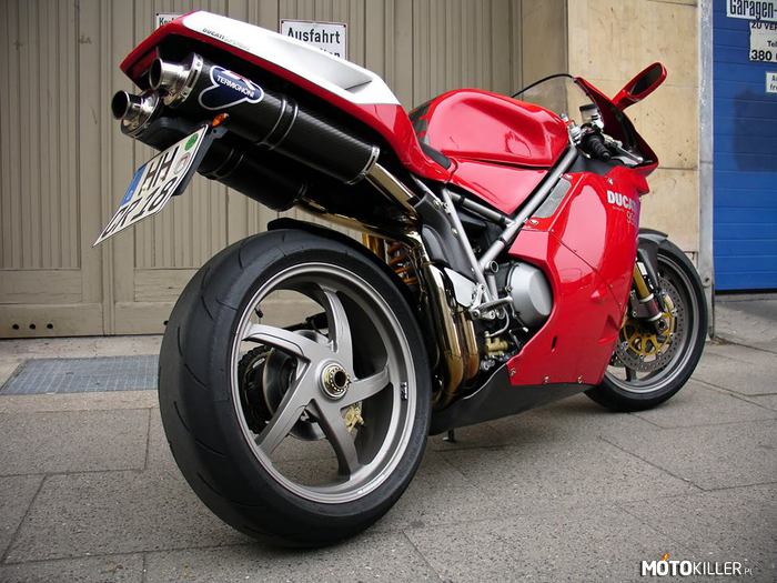 Ducati 996 –  