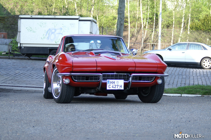 1962-1967 Chevrolet Corvette C2 – Od 1966 - 427 c.i. 425 KM 