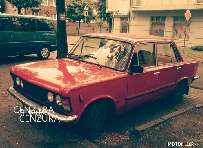 Fiat 125p uchwycony w Białogardzie – Takie klasyki można spotkać w małych miastach. 