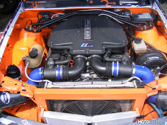M Power – Bardzo stara fotka, bo z BMW Manii 10 maja 2k12. Taki silnik w E30 należącej do Drift Team Wyrazów. 