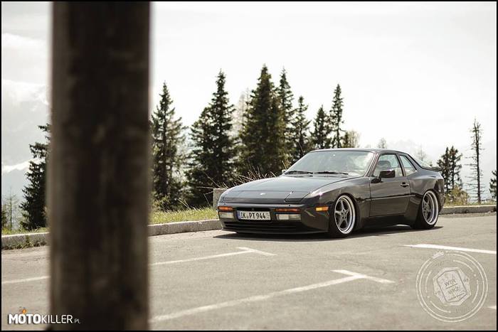 Porsche 944 –  