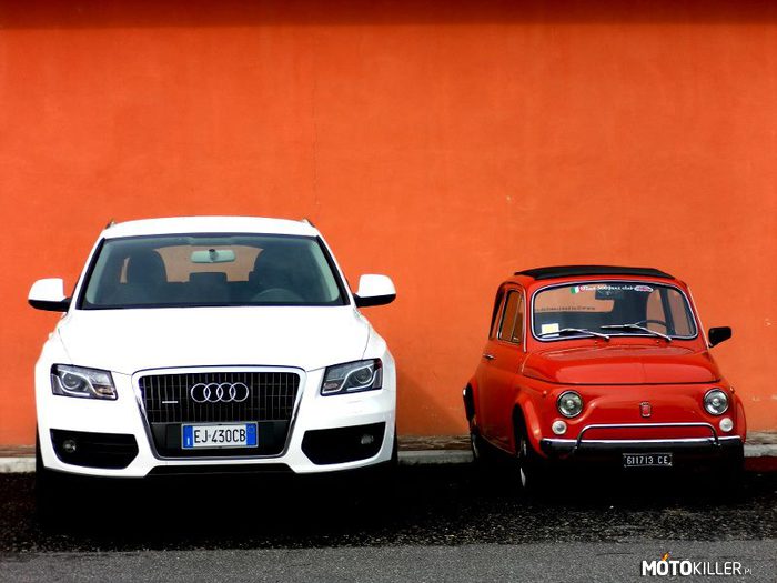 Fiat 500 i Audi Q5 – Piękna 500 i trochę brzydsze Audi. 
