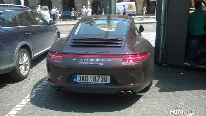 Samochody upolowane w Pradze cz.1 – Porsche 911 Carrera 4S. 