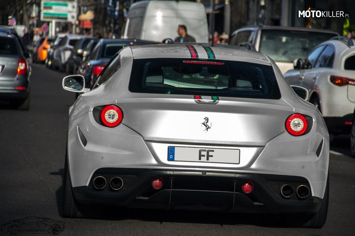 Ferrari FF –  