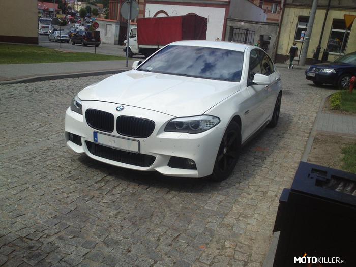 BMW F10 – BMW F10 spotkane przypadkowo w mieście w Kuj-Pom. 
