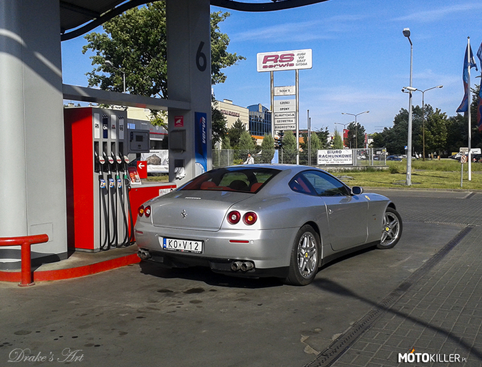 Ferrari – Napotkane na osiedlu. 