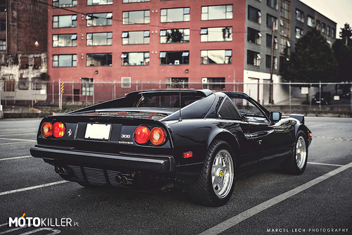 Ferrari 308 –  