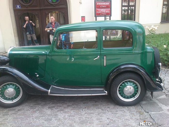 Polski Fiat  508/III z 1935 odrestaurowany w 1973 – 995 cm^3, 24KM, 85 km/h. 37 Międzynarodowy Beskidzki Rajd Pojazdów Zabytkowych Bielsko Biała - Szczyrk 10.07.2014 foto robione w Żywcu. 