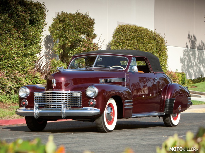 Cadillac Retro 1941 Sixty-Two Convertible Coupe Wine –  